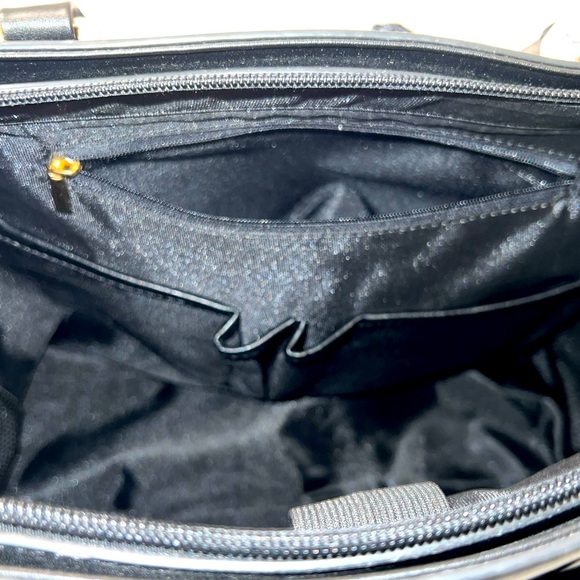 (Open to offers) Gently used laptop tote bag. Can fit 15.6 laptop - Picture 15 of 17